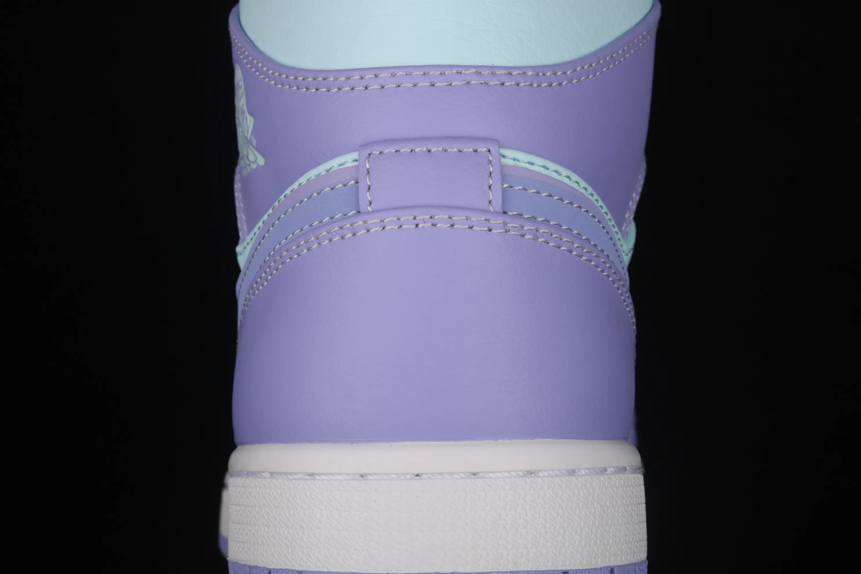 All categories Air Jordan Jordan series basketball shoes Air Jordan 1 Mid G version pure original Air Jordan 1 Mid SE AJ1 Joe 1 Violet 554724-500